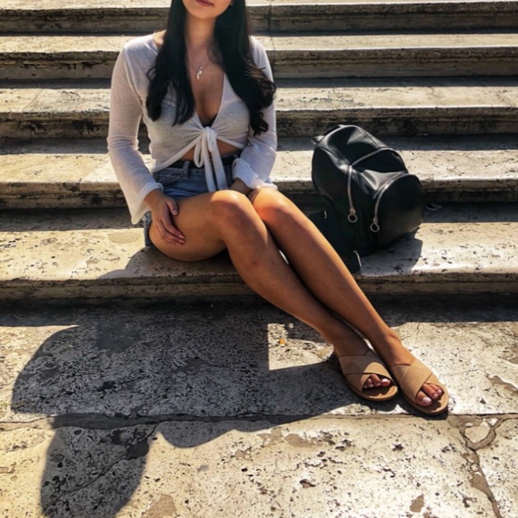 Clothes, shoes, purses and others - Picture 6 of 8